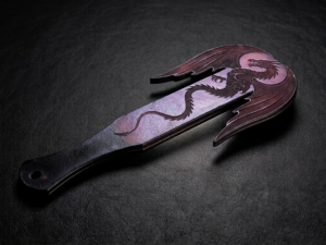 Kožená spanková plácačka "Drak"